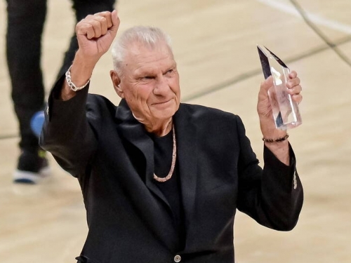 NBA》傳奇教頭尼爾森獲終身成就獎 批獨行俠交易東契奇