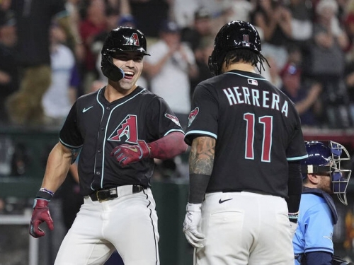MLB》好強！台美混血球星「卡仔」怪力雙響砲 登頂國聯全壘打王