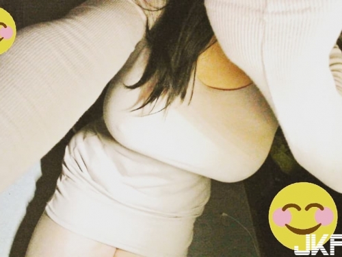 日本性感御姐根本「行走鉛筆盒」！尺度很大奶也大　不露臉只秀乳量！