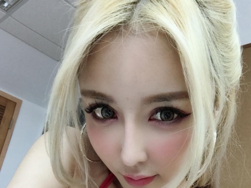 突襲性感教主「雪碧」的小套房　垃圾桶有秘密不給翻！