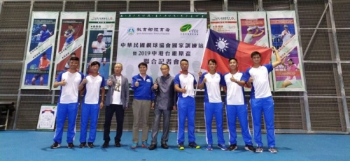 撂倒香港 中華隊聽牌