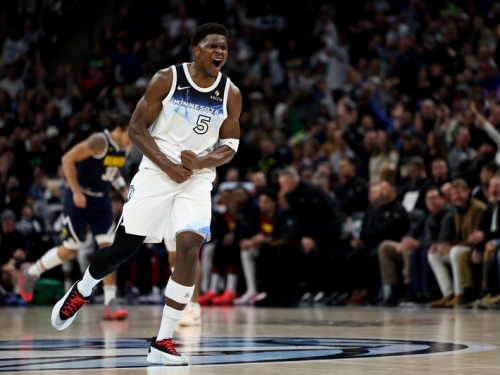 NBA》突破困境重拾自信！蟻人尋求「籃球之神」建議表現顯著提升