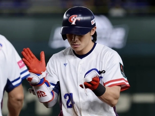 12強》3安猛打躍居雙冠王 陳傑憲是大會唯一6成打者