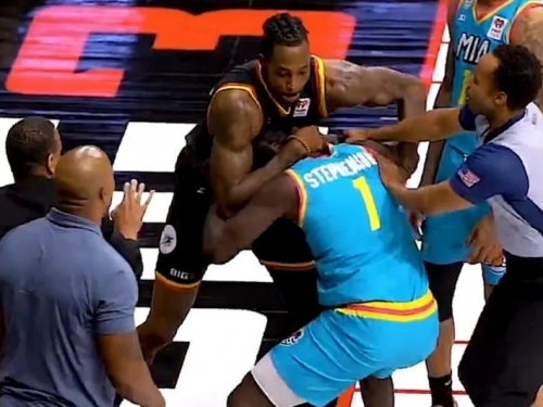 籃球》霍華德、史帝芬森扭打 BIG3開幕戰被趕出場