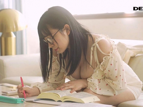 純天然！　H罩杯法律系女大生「白花暖」AV出道！新鮮魅力必看！