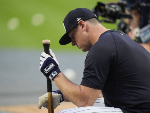 MLB》還剩9.8億約的36歲洋基前明星打擊王 春訓首秀打2打席又傷了