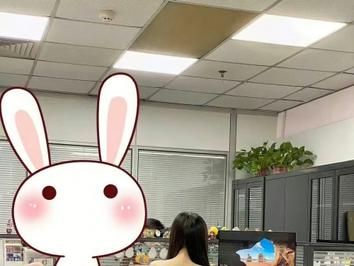 正妹同事上班「穿這樣」他怨影響工作 老司機嗨：不要破壞福利
