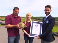 牠是龜界英雄！百米衝刺只需6分鐘，奪下吉尼斯世界紀錄。牠有嬌妻相伴，日日大餐⋯⋯