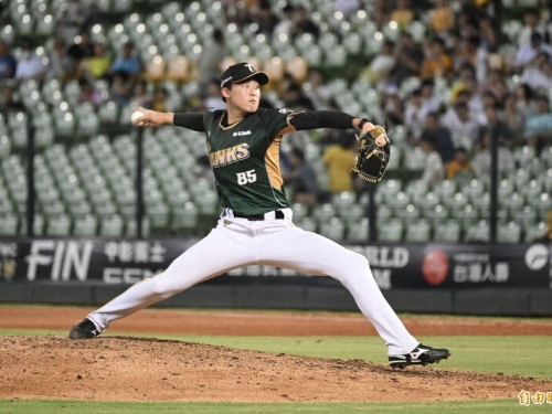 中職》新秀黃子豪獲生涯首勝！ 洪總認為止血很關鍵