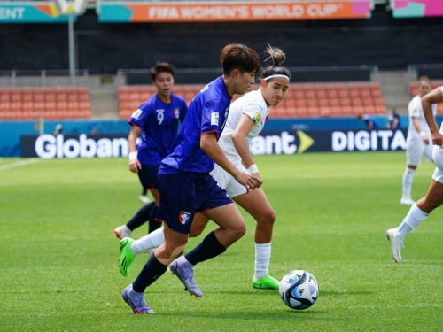 足球》台灣女足返台 總教練為未踢進世界盃扛責請辭