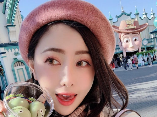 不忍了！氣質室內設計師「黃艾比」再也不壓抑　盡情展現火辣身材