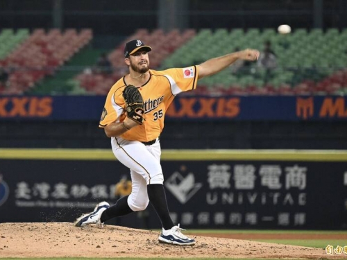 中職》兄弟4分大局「獵鷹」 聯盟10勝級投手+1
