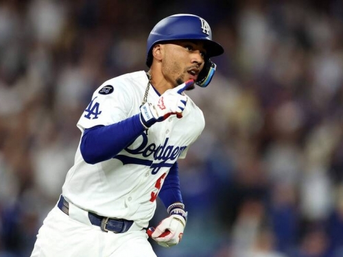 MLB》摸黑進浴室竟離奇受傷！ 道奇MVP球星貝茲直呼很痛