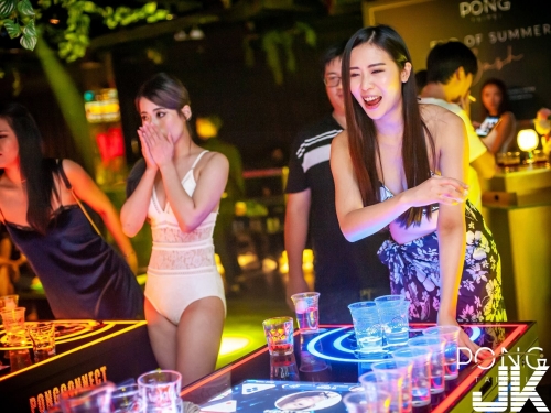 JKF X Pong 最嗨聯名！JKF會員「免費進場」近距離跟性感女郎配對玩遊戲，直接嗨到最高點！