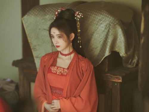 唐朝女性為何愛穿低胸裝？
