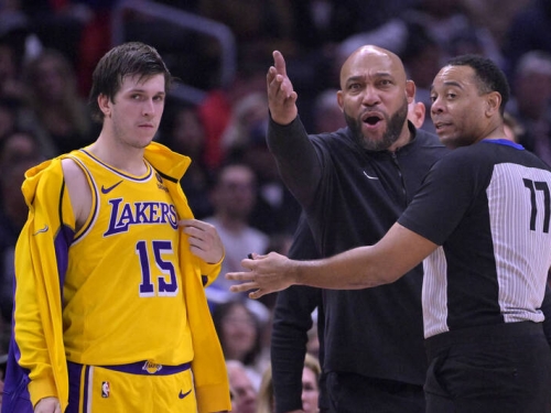 NBA》「洛城內戰」輸快艇、勝率跌破5成 湖人主帥：對輸球感到失望