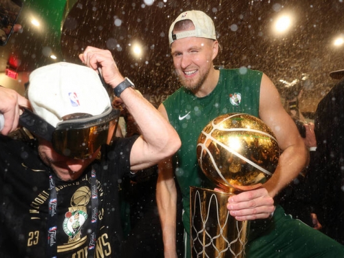 NBA總冠軍賽》史上首位拉脫維亞人奪冠 「波神」不後悔帶罕見傷勢拚戰