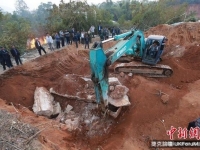 遭質疑？　湖南考古用「挖掘機」強挖明代古墓　