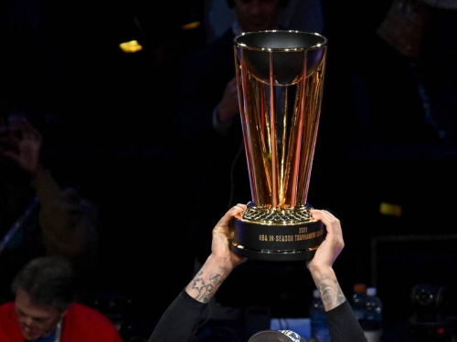 NBA》屠殺！AD41分20籃板大顯神威 豪寫聯盟近30年唯一壯舉