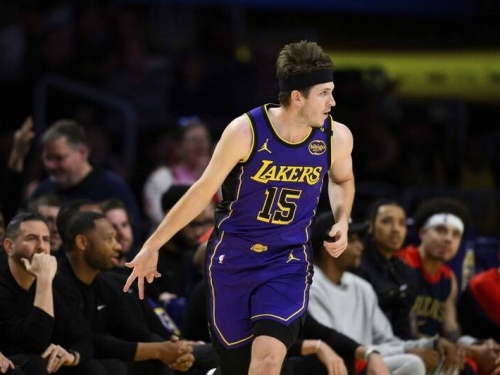 NBA》湖人「鄉村曼巴」太強！里維斯狂下三分雨 締造隊史最神紀錄