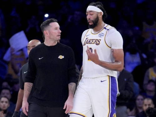 NBA》湖人頭痛！神獸AD眼睛被戳傷 總教練、美媒透露傷況