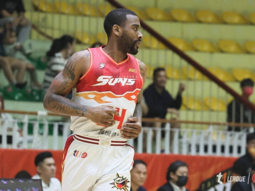 太陽教練中場把球員罵醒 萊斯轟44分大三元率隊演出大逆轉