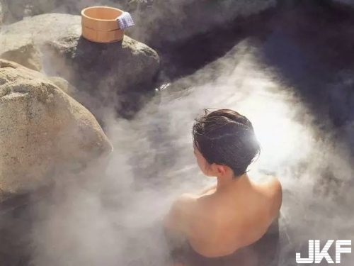 裸女泡溫泉好香好性感？「真實女湯奇景」讓男性幻想破滅