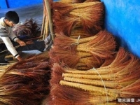 小時候挨揍時爸媽用的十大神器，都是淚啊！