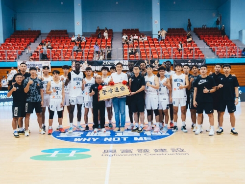 登峰造極籃球》政大少游艾喆等3大主力 大勝世新19分奪冠