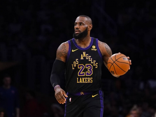 NBA》詹皇賣老命拚出大三元 湖人不敵尼克苦吞2連敗