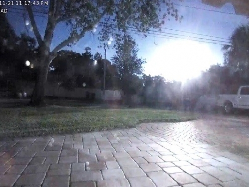 美佛州驚現隕石 墜落瞬間爆炸放出駭人光芒