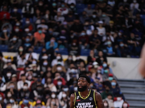 PLG》才剛拿MVP牧倫斯的下半場爆發拿31分 國王逆轉勇士獨佔龍頭