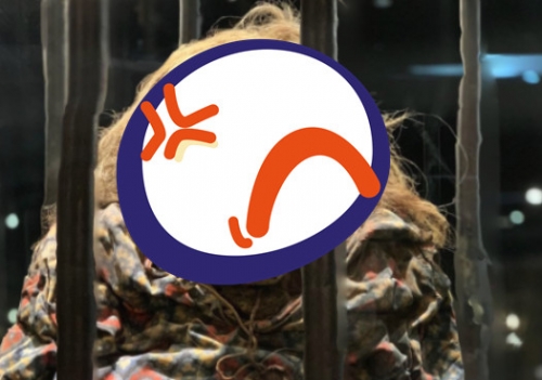 女巫亂撿屍骨遭村民活埋！「挖出屍體用鐵鍊拴住」風乾成百年木乃伊