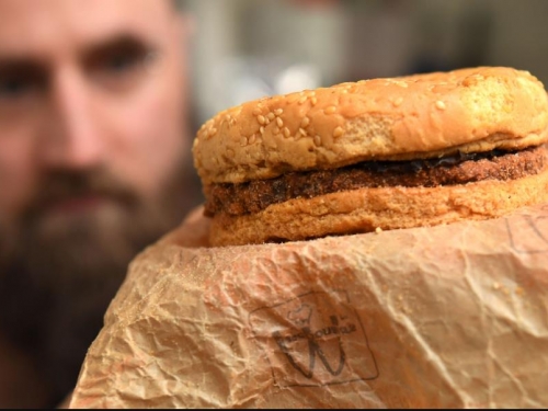 麥當勞最年長牛肉漢堡 室溫下神奇保存30年