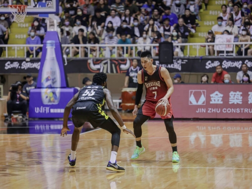 PLG》豪神！林書豪半場轟32分破紀錄 率鋼鐵人領先國王