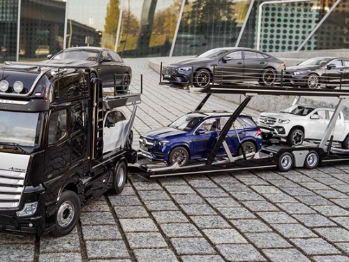 載上你的心愛收藏品！Mercedes-Benz 推出 1：18 超逼真拖車 Actros GigaSpace