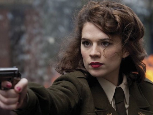 好萊塢的「女兵日記」！曾出現在大銀幕的 6 位女軍官角色　艾蜜莉布朗演出「這部」超...