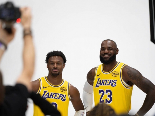 NBA》不退休在等「二皇子」嗎？ 詹姆斯大笑否認