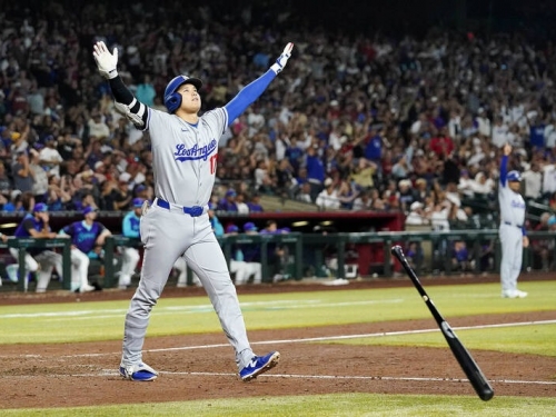 MLB》盛讚大谷翔平激昂情緒！ 道奇主帥談致勝轟讚嘆：異次元的存在