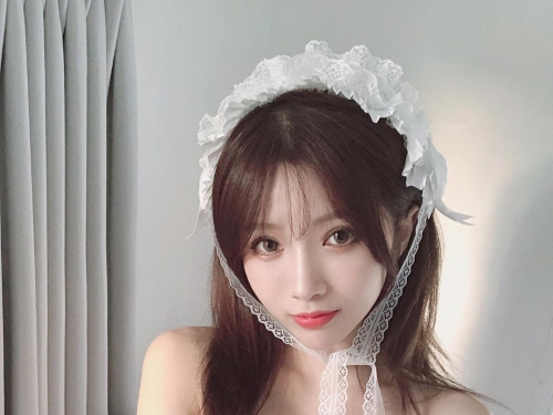 俏皮小妖精「胡綺」誘惑技能已經點到滿　火辣曲線讓人心醉