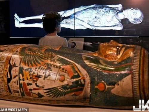 英國首次掃描埃及木乃伊 揭開3000年秘密