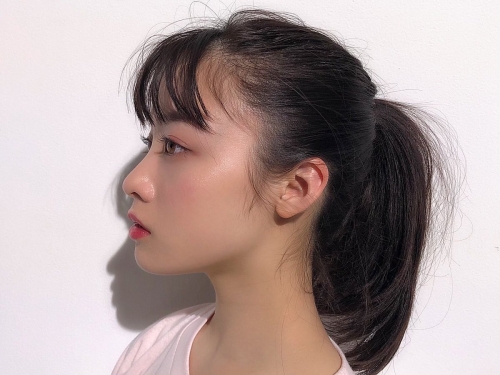 橋本環奈玩也瘋「童顏變臉」重溫天時小時候胖嘟嘟　網驚呼：可愛得太過分