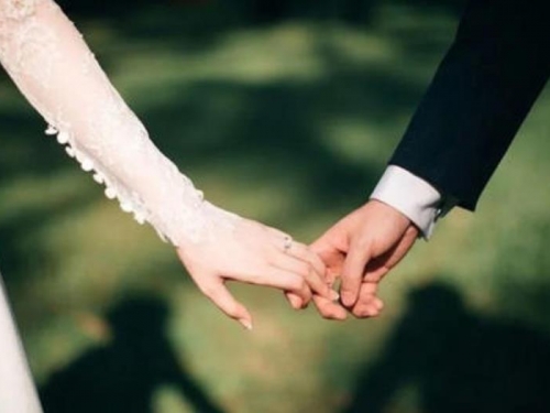 拿未婚夫iPad追劇發現驚世祕密 準新娘崩潰：男友是我弟弟的生父