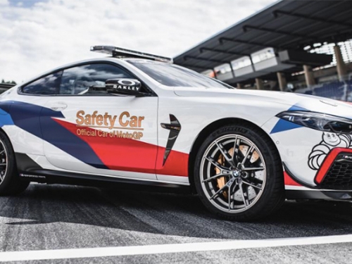 帥氣領跑！MotoGP 最新安全車霸氣降臨——BMW M8 Competition