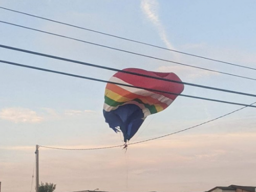 傻眼！ 美國火車撞到熱氣球 3人受傷送醫