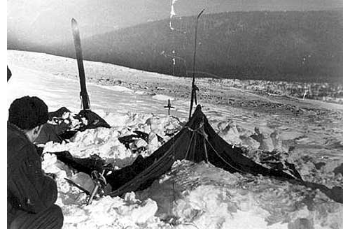 達洛夫事件細節分析：九名登山隊員慘遭團滅，現場卻無第十人痕跡