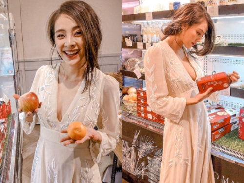 驚見氣質女神！「趙唯伶Maxine Chao」超市大曬深Ｖ美溝，渾圓側乳輕鬆擄獲全店目光！