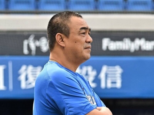 中職》陳金鋒昨激烈抗議好球帶 一夜沈澱「還是尊重判決」