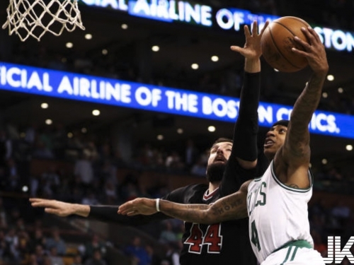 綠衫軍爽贏聽牌戰！公牛一哥關鍵第四節竟得0分...反觀矮湯狂飆11分！