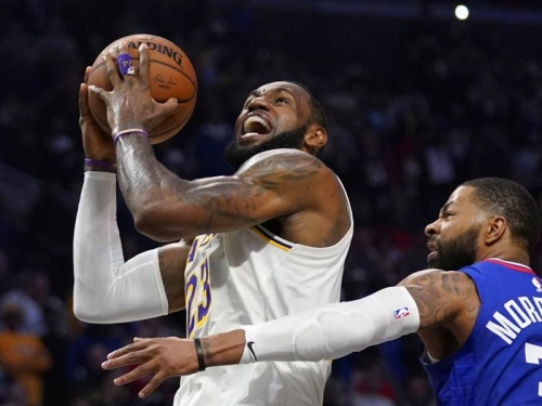 NBA本季報銷？詹皇駁斥謠言